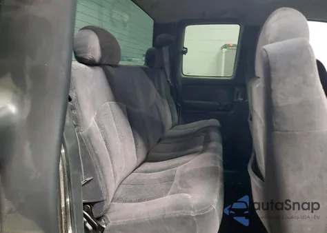 2002 Chevrolet Silverado K1500 z USA, uszkodzony, nr VIN 2GCEK19T221377309